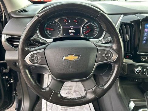 Used 2020 Chevrolet Traverse LT image 16