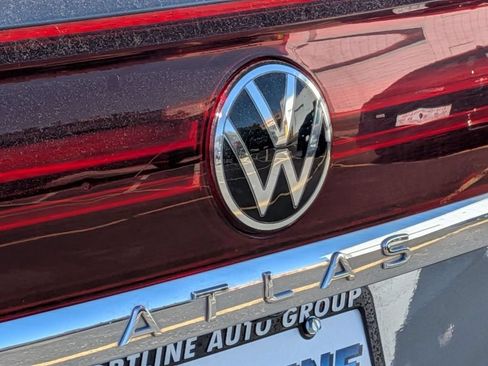 Used 2024 Volkswagen Atlas Cross Sport SE AWD/4WD image 12