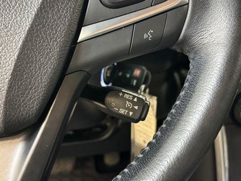 Used 2016 Toyota Camry SE image 31