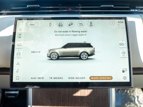 Certified 2024 Land Rover Range Rover Long Wheelbase SE image 27