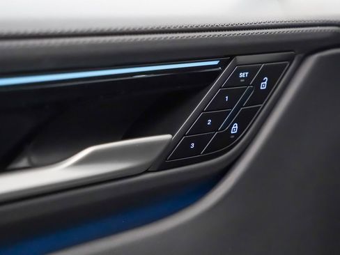 New 2026 Porsche Macan 4 Electric image 23