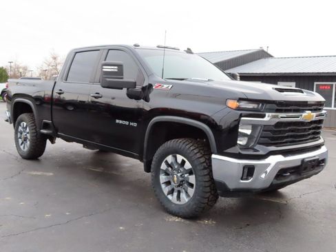 Used 2024 Chevrolet Silverado 3500 LT w/ Safety Package image 8
