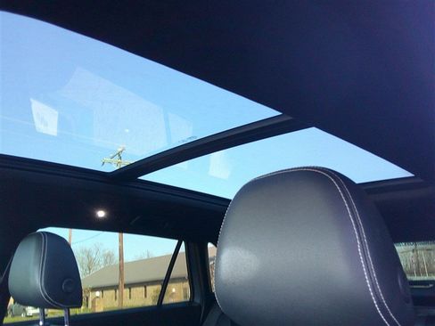 Used 2021 Volkswagen Atlas Cross Sport SEL image 15