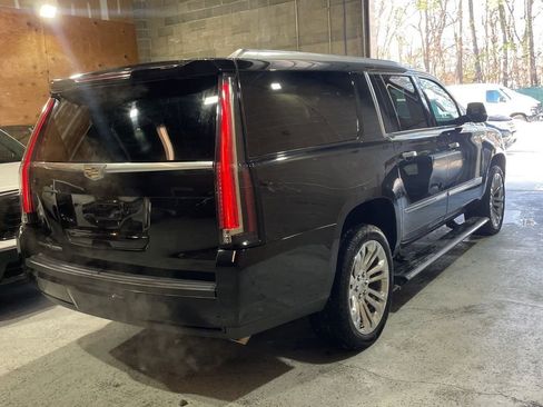 Used 2017 Cadillac Escalade ESV Platinum image 3