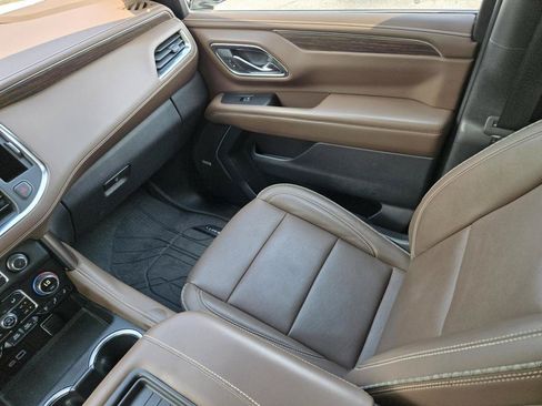 Used 2024 Chevrolet Tahoe High Country w/ Premium Package 2 AWD/4WD image 23