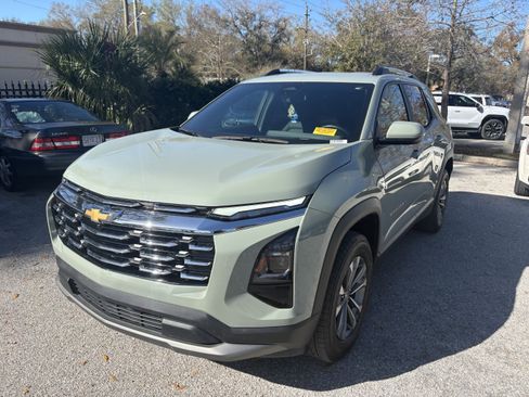 Certified 2025 Chevrolet Equinox LT w/ Convenience Package II image 3