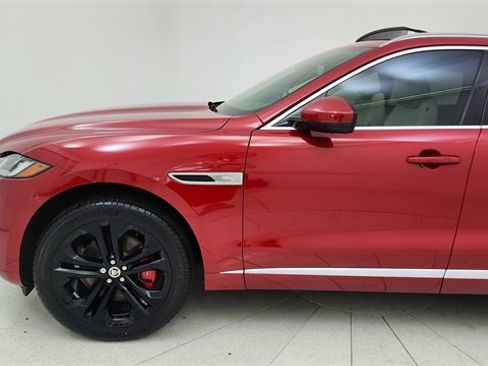 Used 2025 Jaguar F-PACE R-Dynamic S image 9