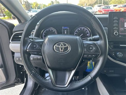 Used 2023 Toyota Camry SE image 11