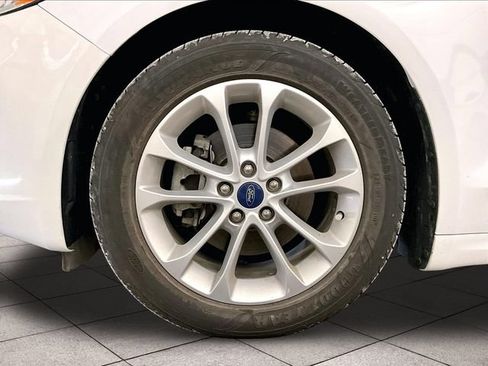 Used 2019 Ford Fusion SE FWD image 8