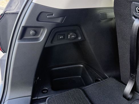 Certified 2025 Honda Pilot Touring image 11