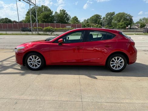 Used 2018 MAZDA MAZDA3 Sport FWD image 11