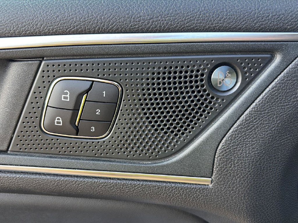 Used 2024 Ford Edge Titanium AWD/4WD image 17