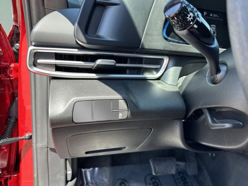 Certified 2026 Hyundai Elantra SE image 31