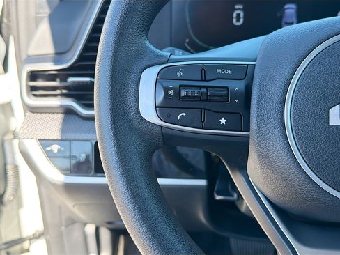 Used 2024 Kia Sportage LX image 35