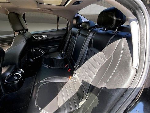 Used 2019 Alfa Romeo Giulia Ti RWD image 22