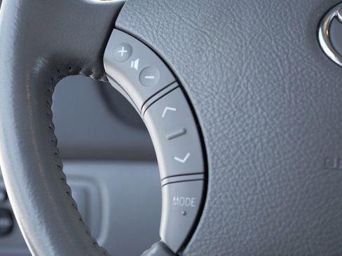 Used 2007 Toyota Sienna XLE image 25