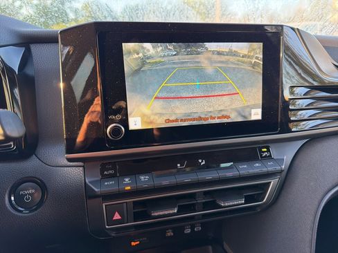 Used 2025 Toyota Camry LE image 11