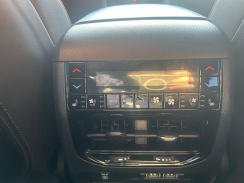 Used 2022 Jeep Grand Cherokee Summit image 28