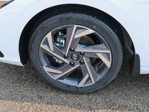 New 2026 Hyundai Elantra Limited FWD image 7