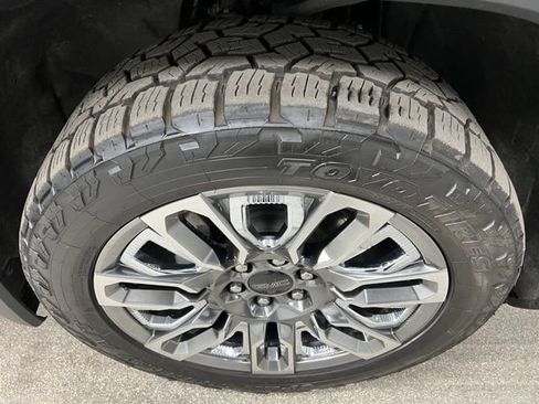 Used 2023 GMC Sierra 1500 Denali Ultimate AWD/4WD image 18