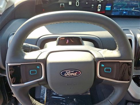 New 2025 Ford Expedition Active image 16