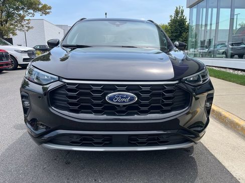 Used 2024 Ford Escape ST-Line Elite w/ Premium Technology Package AWD/4WD image 3