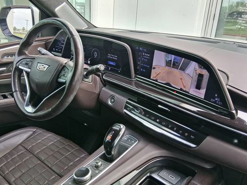 Used 2022 Cadillac Escalade Sport Platinum AWD/4WD image 14