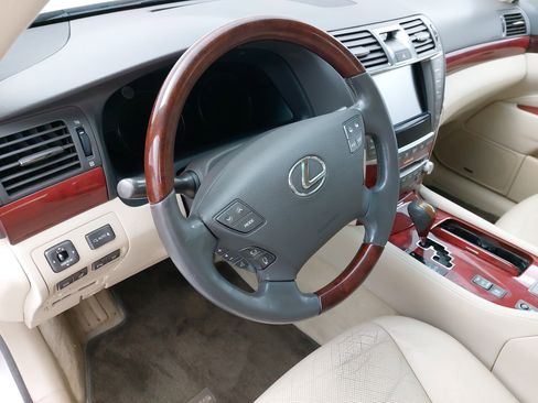 Used 2011 Lexus LS 460 w/ Luxury Value Edition RWD image 18