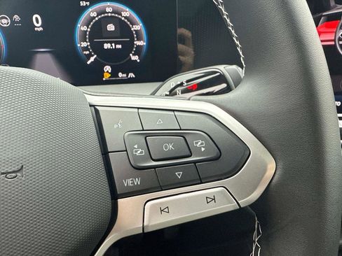 New 2025 Volkswagen Tiguan SE image 28