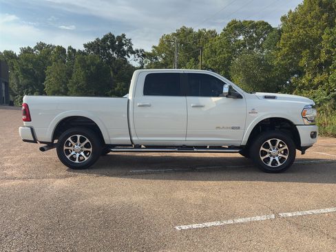 Used 2022 RAM 3500 Limited AWD/4WD image 3