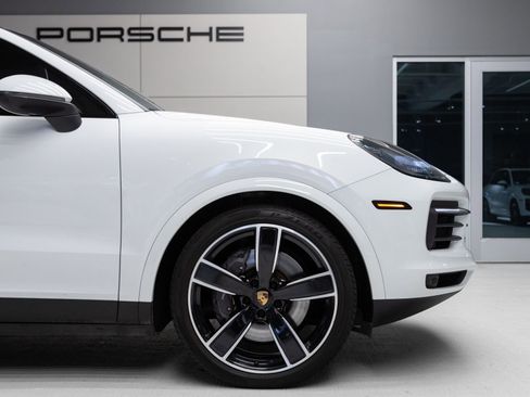 Certified 2023 Porsche Cayenne Platinum Edition AWD/4WD image 11