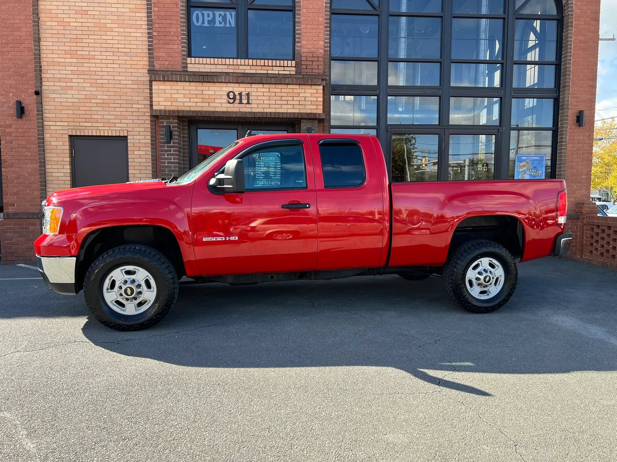 Used 2013 GMC Sierra 2500 SLE w/ SLE Preferred Package AWD/4WD image 4