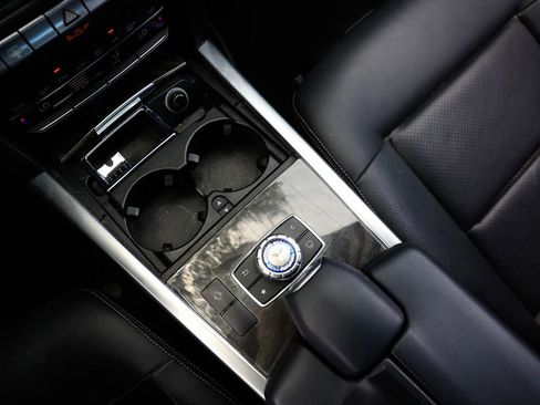 Used 2016 Mercedes-Benz E 350 E 350 4MATIC Sedan 4D image 37