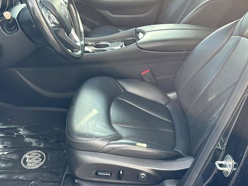 Used 2020 Buick Envision Essence image 13