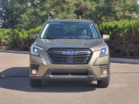 Used 2022 Subaru Forester Limited AWD/4WD image 2