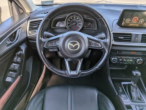 Used 2018 MAZDA MAZDA3 Touring FWD image 15