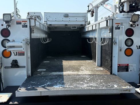 Used 2019 Ford F550 2WD SuperCab Super Duty image 5
