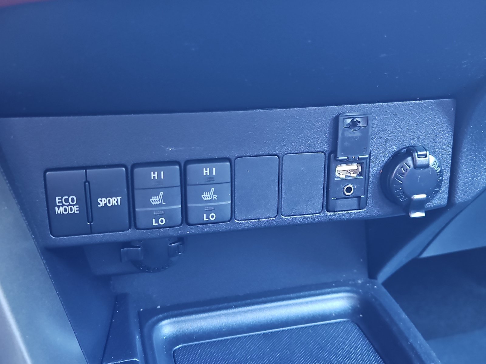 Used 2014 Toyota RAV4 Limited AWD/4WD image 23