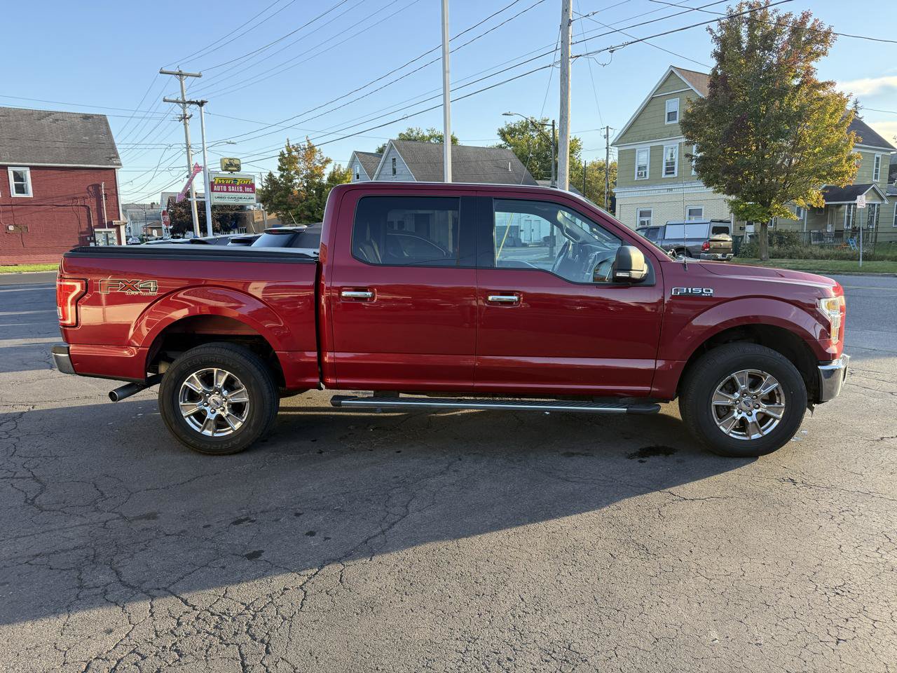 Used 2015 Ford F150 XLT w/ Equipment Group 302A Luxury AWD/4WD image 4