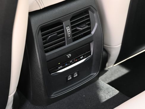 New 2026 BMW 330i Sedan w/ M Sport Package image 21