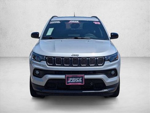 Used 2025 Jeep Compass Latitude w/ Sun & Sound Group AWD/4WD image 2