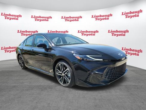 Used 2025 Toyota Camry XSE FWD image 20