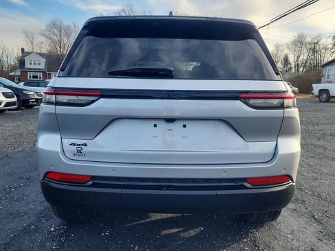 New 2025 Jeep Grand Cherokee Limited w/ Trailer Tow Package image 6