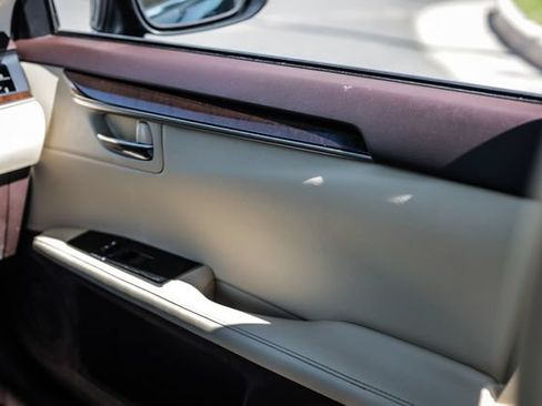 Used 2018 Lexus ES 350 w/ Luxury Package w/Wood Trim FWD image 41