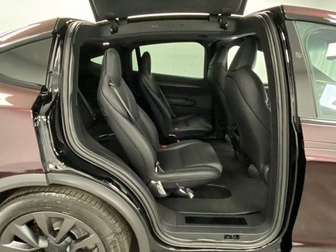 Used 2023 Tesla Model X AWD/4WD image 34