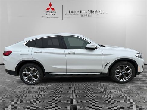 Used 2023 BMW X4 xDrive30i image 4