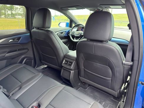 Used 2025 Chevrolet Equinox EV LT w/ Convenience Package FWD image 35