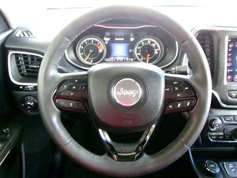 Used 2023 Jeep Cherokee Altitude Lux AWD/4WD image 9