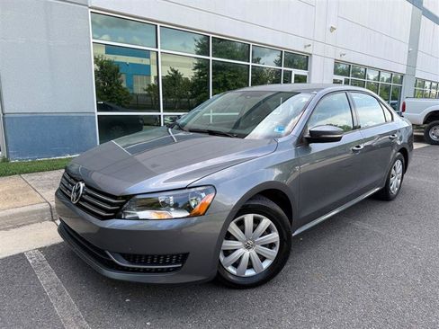 Used 2013 Volkswagen Passat 2.5 S FWD image 1