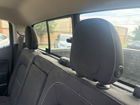 Used 2017 Chevrolet Colorado LT w/ LT Convenience Package image 8